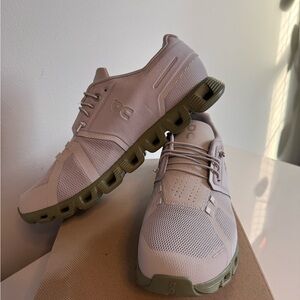 On Running Cloud 5 Men’s Sneakers in Grey and Olive